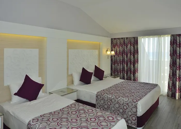 Sunmelia & Hotel 5*
